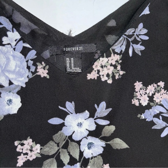 Forever 21 Beautiful Dress with Flowers Women’s Size M - Picture 2 of 4